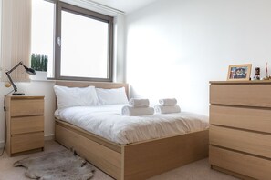 Iron/ironing board, free WiFi, bed sheets