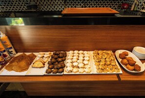 Free daily buffet breakfast - Eliza Hotel (Istanbul)