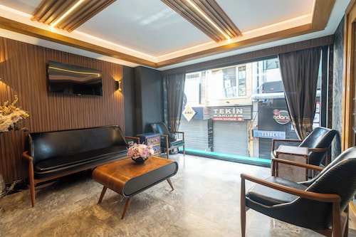 Eliza Hotel
