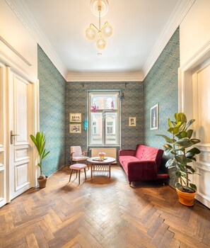 50-吋智慧型電視、衛星頻道、電視、Netflix