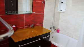 Standard Studio | Bathroom