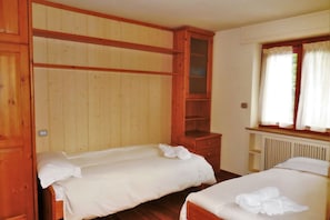 3 Schlafzimmer, Bügeleisen/Bügelbrett, WLAN, Bettwäsche