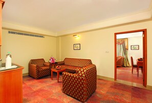 Deluxe Double Room, 1 Bedroom | Living area