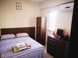 Individually decorated, individually furnished, laptop workspace - Unai ApartFlat (Unai)