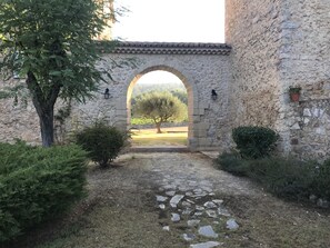 Enceinte de lâhĂ©bergement