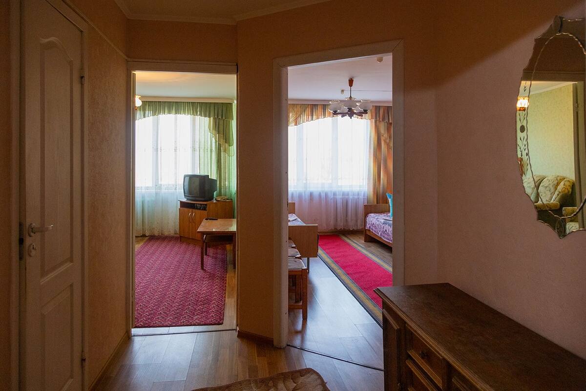 Standard-Dreibettzimmer, 3 Einzelbetten | Bügeleisen/Bügelbrett, kostenloses WLAN, Bettwäsche