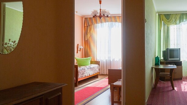 Standard Triple Room, 3 Single Beds | Living area | TV - Hotel OZAA (Asipovichy)