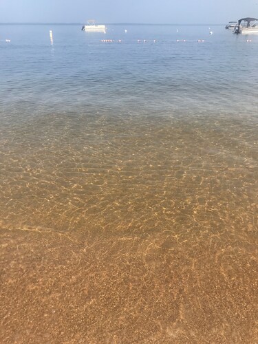 COSY, récemment rénové, West Shores, à quelques pas de la plage Nasons