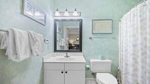 Towels - 1113 River Crossing - Barefoot Resort Rentals (North Myrtle Beach)