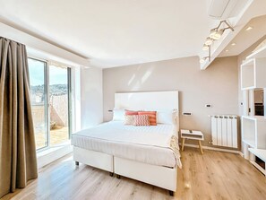 Chambre Confort Double ou avec lits jumeaux, terrasse, vue mer