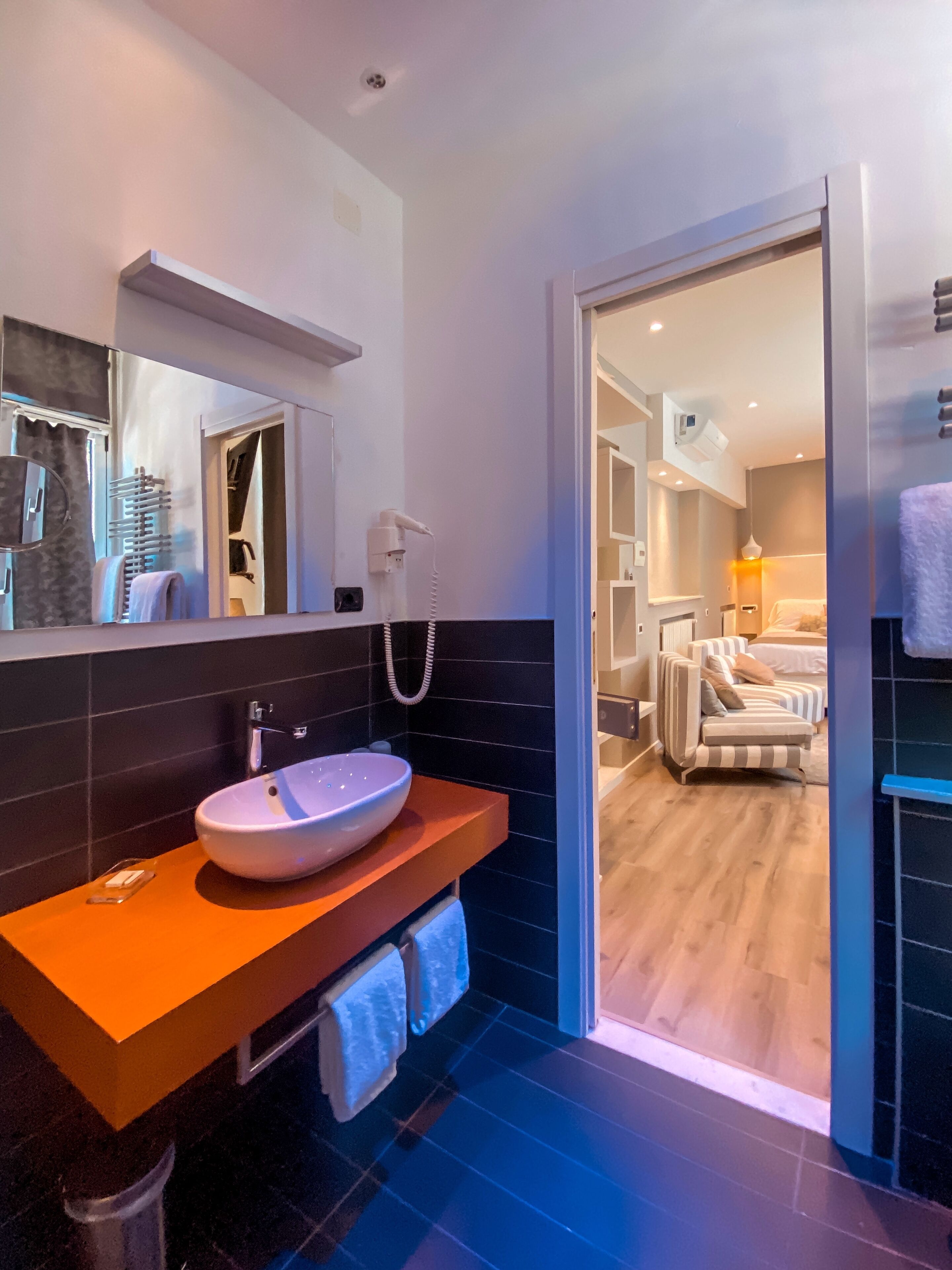 comfort double or twin room | bathroom | shower, rainfall showerhead, free toiletries, hair dryer