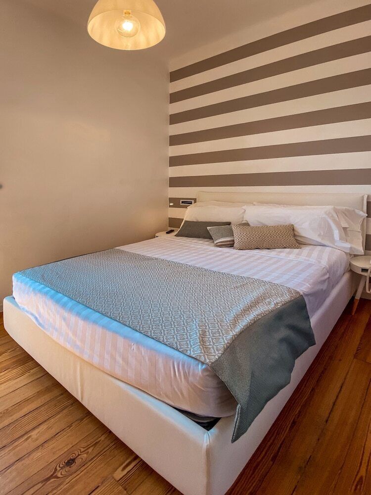 Minibar, caja fuerte, escritorio y espacio para trabajar con un portátil