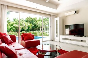 TV, DVD player, stereo - Villa Lagoon Iberostar 4 BDR, 8 guests, great pool, Wi-Fi, Bavaro beach, golf. (Punta Cana)