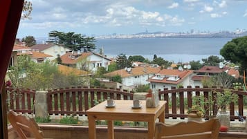 Deluxe Room, 1 Queen Bed, Sea View