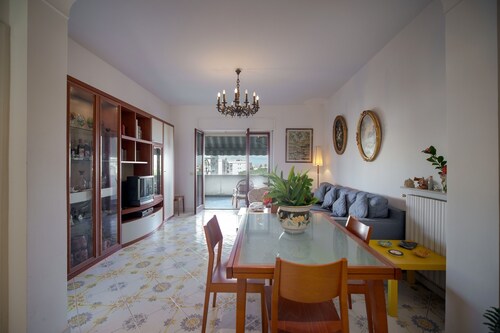 Aranci 77, Sorrento center