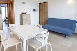 Dining - N196 - Numana, delightful two-room apartment with garden and sea view (Numana)