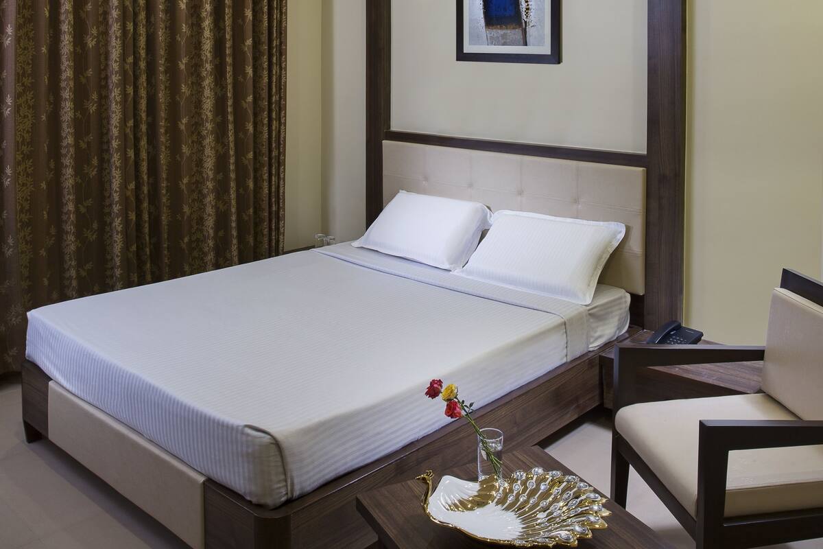 Standard Single Room | Iron/ironing board, rollaway beds, free WiFi, bed sheets