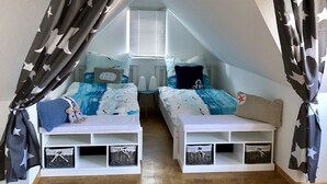 3 soverom, safe på rommet, skrivebord og strykejern/-brett