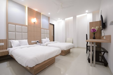 Deluxe Room | Desk, soundproofing, free WiFi, bed sheets