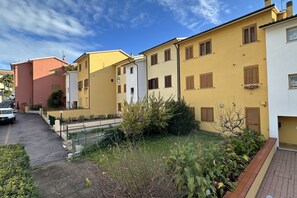 Exterior - N194 - Numana, large three-room apartment with garden (Numana)