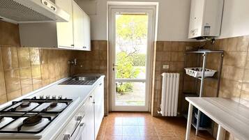 Réfrigérateur, four, lave-vaisselle