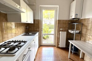 Kjøleskap, ovn og oppvaskmaskin