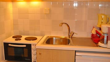 Refrigerador, horno, parrilla de estufa y lavavajillas