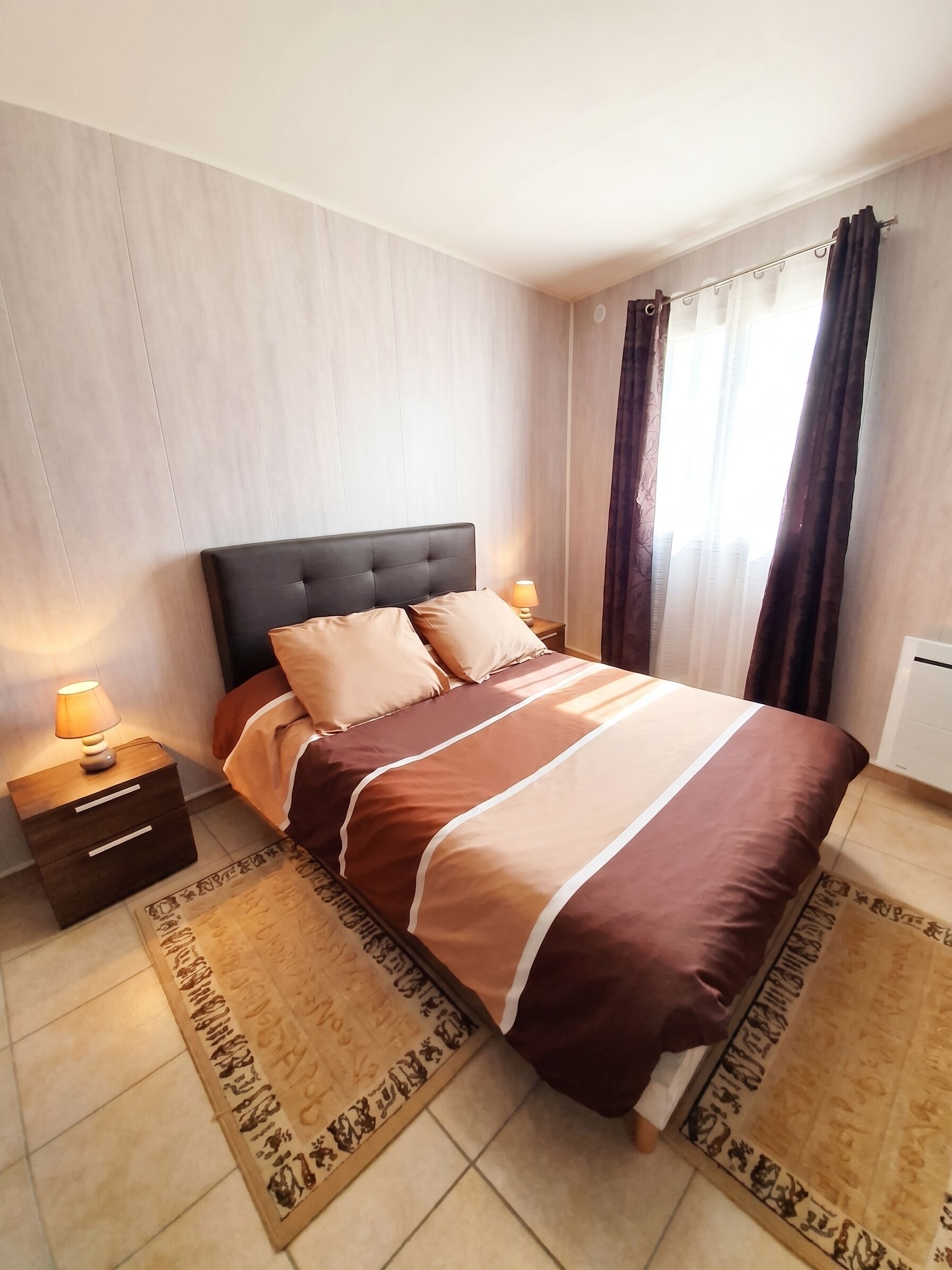 2 bedrooms, iron/ironing board, travel crib, WiFi (free)