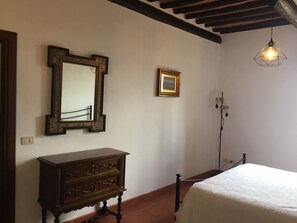 2 Schlafzimmer, Bügeleisen/Bügelbrett, Bettwäsche