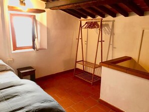 2 bedrooms, iron/ironing board, bed sheets - Apartment with a view (Scansano)