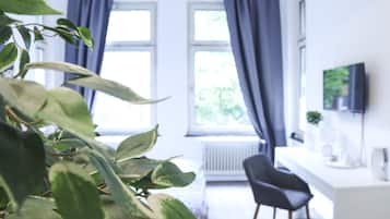 Quarto casal clássico | Escrivaninha, cortinas blackout, Wi-Fi de cortesia, roupa de cama