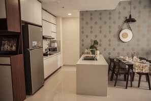 Dining - Xi House Rivergate 1805-city center-free gym/pool (Hồ Chí Minh)