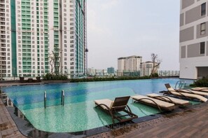 Outdoor pool - Xi House Rivergate 1805-city center-free gym/pool (Hồ Chí Minh)