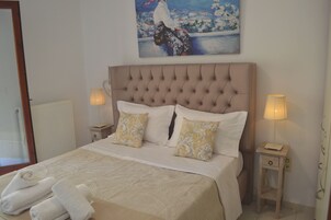 Apartamento panorámico, 1 cama de matrimonio con sofá cama, terraza, vistas al mar