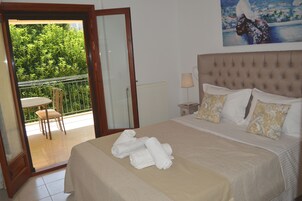 Panoramic Apartment, 1 Queen Bed with Sofa bed, Terrace, Sea View | 1 bedroom, blackout drapes, iron/ironing board, free WiFi
