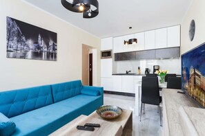 TV - Zabłocie 35 | 2 Bedroom Apartment | Parking | Bath (Kraków)