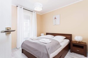 2 bedrooms, iron/ironing board, WiFi, bed sheets