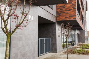 Exterior detail - Zabłocie 35 | 2 Bedroom Apartment | Parking | Bath (Kraków)