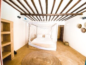 In-room safe, individually decorated, individually furnished, bed sheets - Ananda Beach Hotel (Paje)