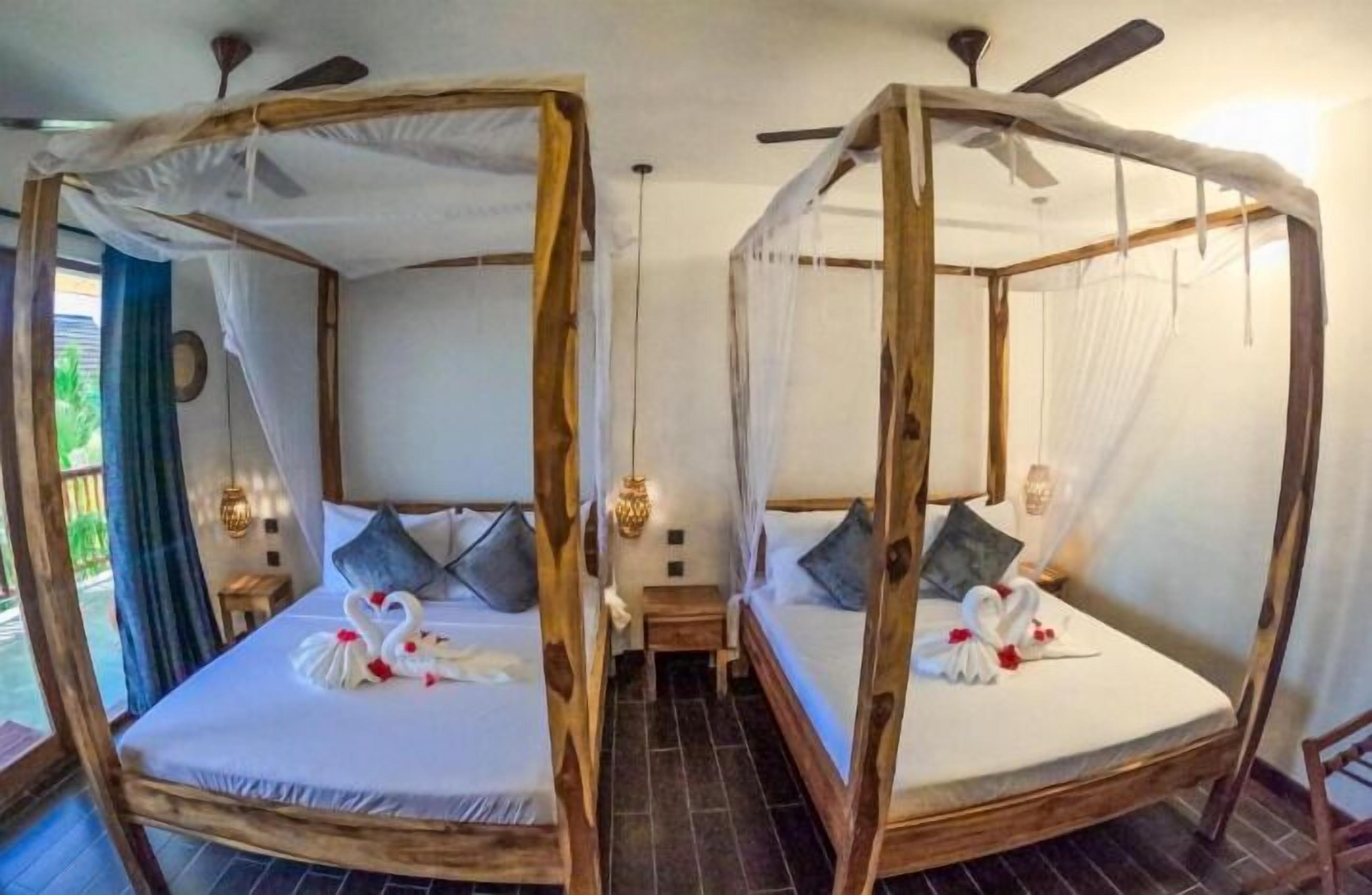 Family Bungalow, 2 Queen Beds, Garden View
