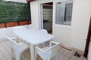 Outdoor dining - N021 - Numana, sky-earth along the famous Costarella (Numana)