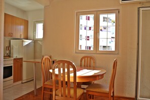 Family Apartment, City View | In-room dining - Sunny Family Apartment (Budva)