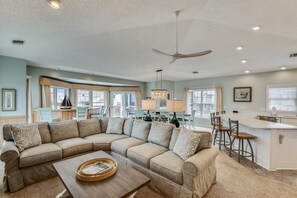 TV, fireplace, DVD player, stereo