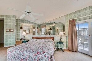 4 bedrooms, iron/ironing board, WiFi (free), bed sheets - The Tappan at Ships Watch in Duck (Duck)