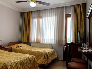 Minibar, escritorio, wifi gratis