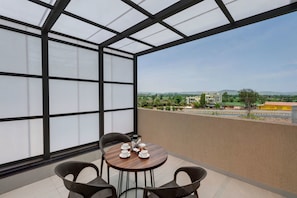 Hazel Suite | Balcony