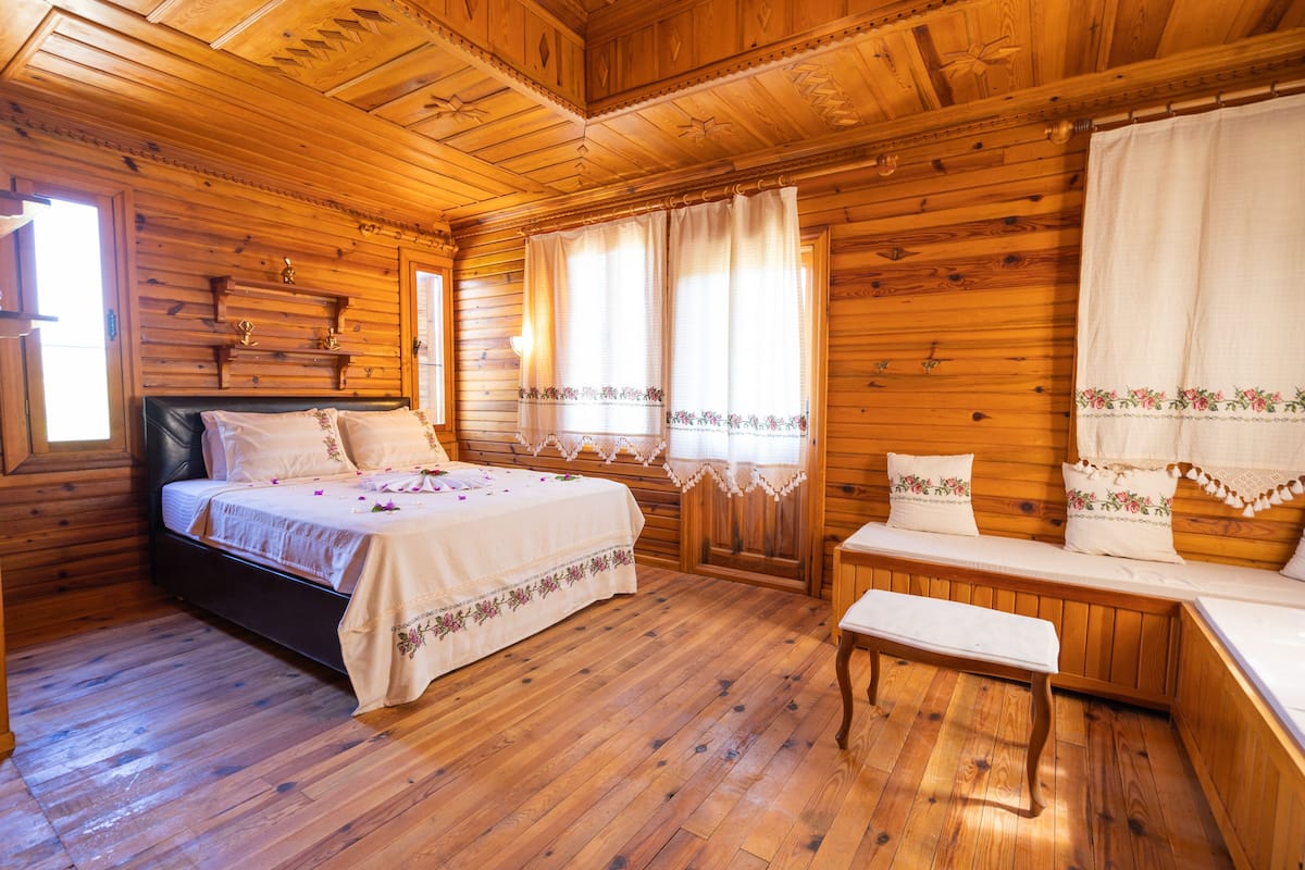 Premium Tree House | 1 bedroom, Egyptian cotton sheets, premium bedding, soundproofing