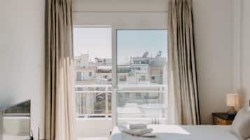 Comfort Apartment, 1 Bedroom, Terrace, City View | 1 bilik tidur, dihias secara berasingan