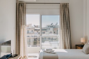 Comfort Apartment, 1 Bedroom, Terrace, City View | 1 bedroom, individually decorated, individually furnished, desk