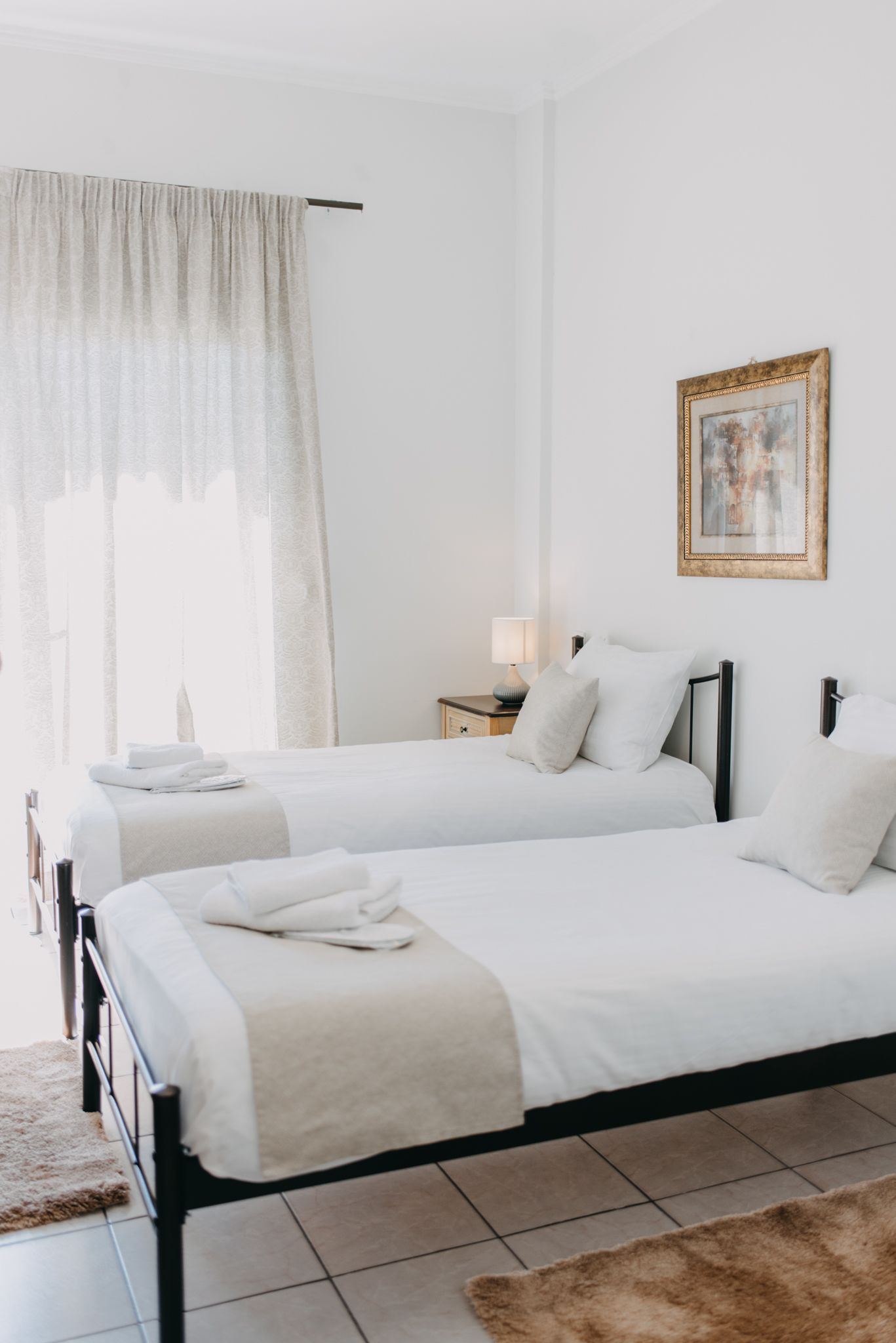 1 bedroom, individually decorated, individually furnished, desk